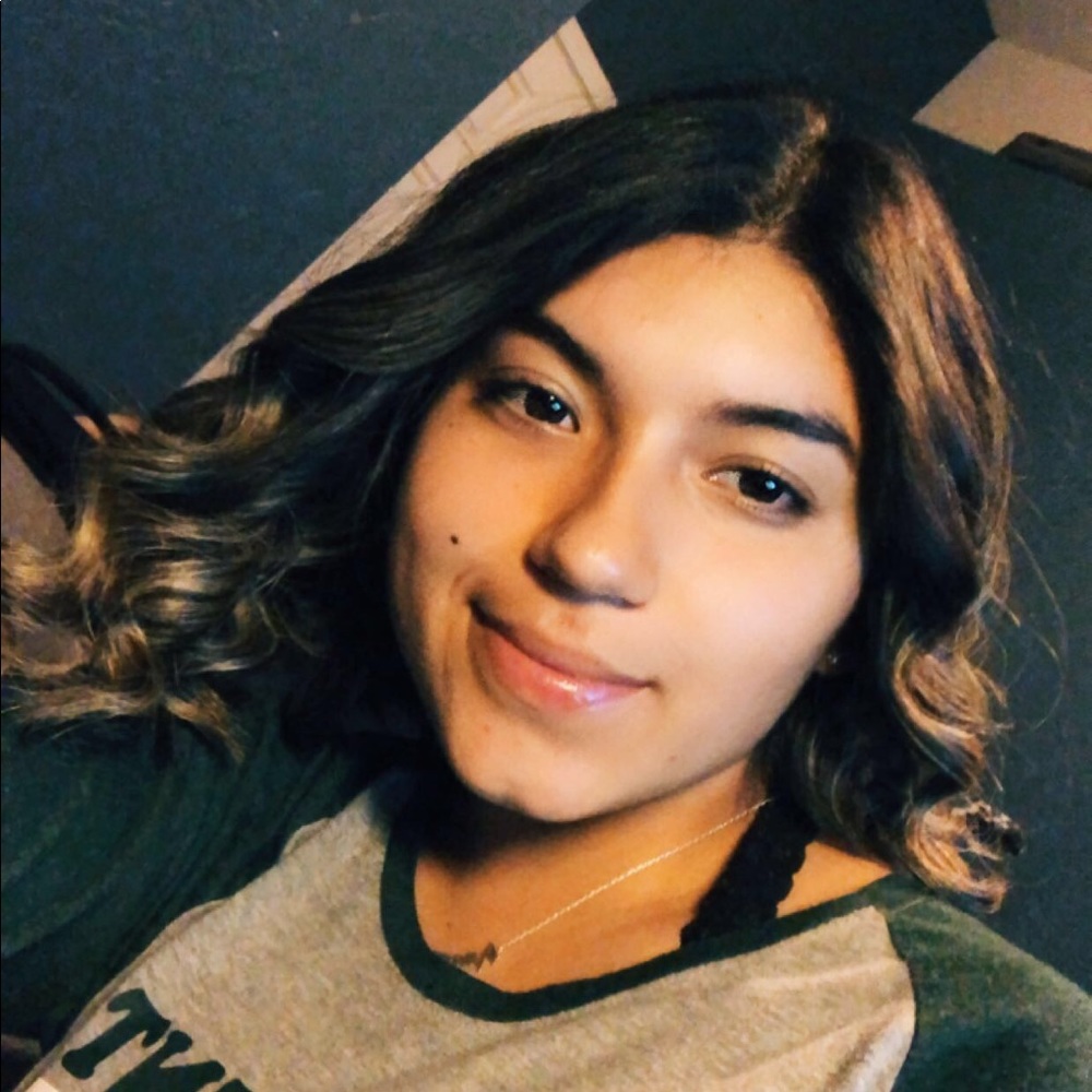 Meet your Posher, Alexis